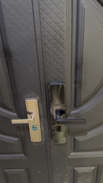 Outdoor hardware mount